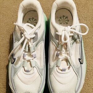 Nike White and Green Women's Sneakers